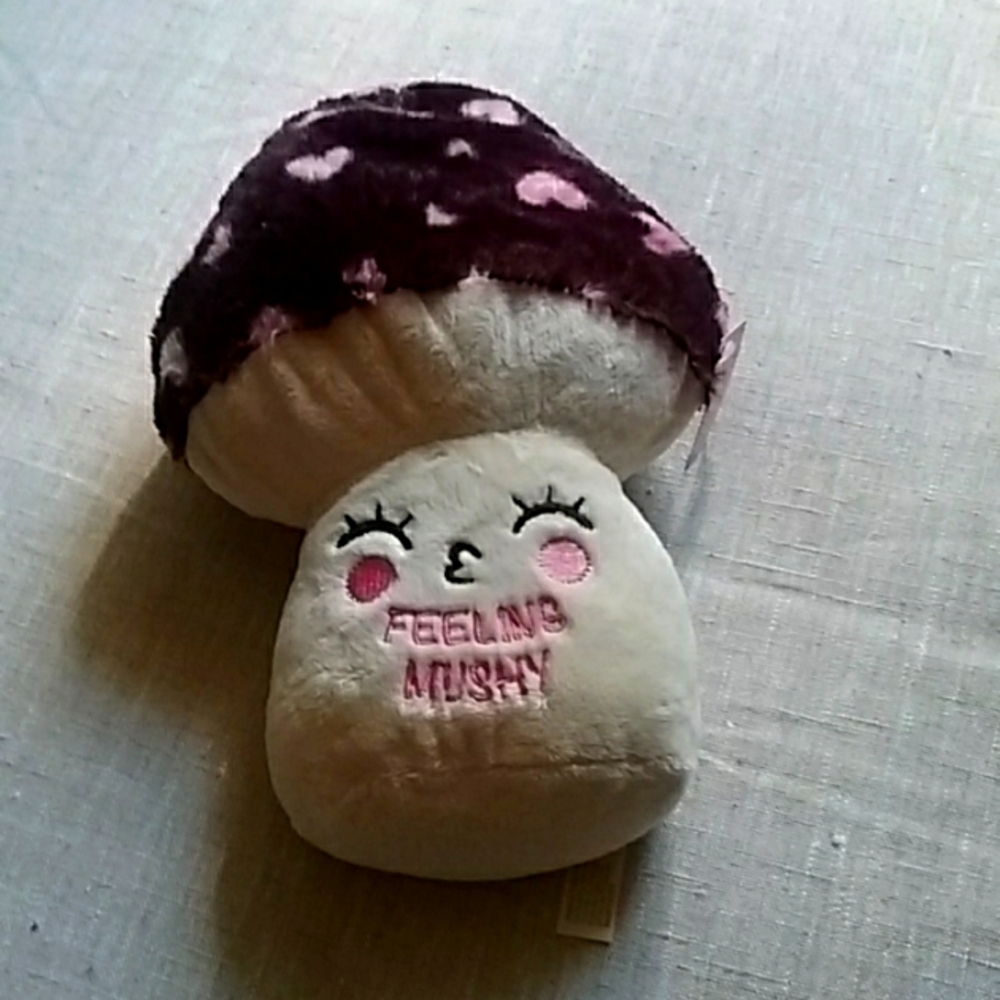MUSHROOM HEART PILLOW